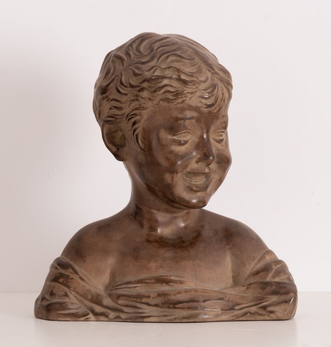 Manifattura Romana del XX Secolo - Calco in Terracotta Dipinta Raffigurante Volto di Fanciullo