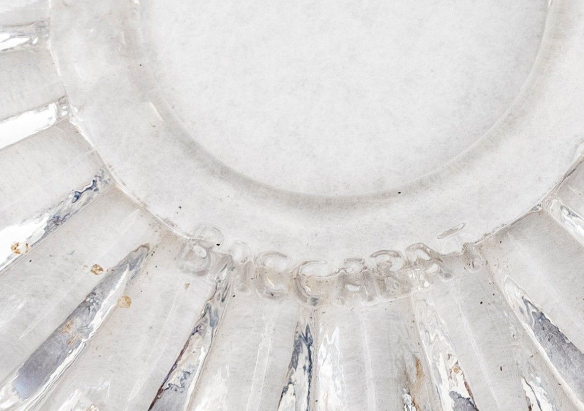 Grande lampadario a 48 luci in bronzo dorato e cristallo Baccarat