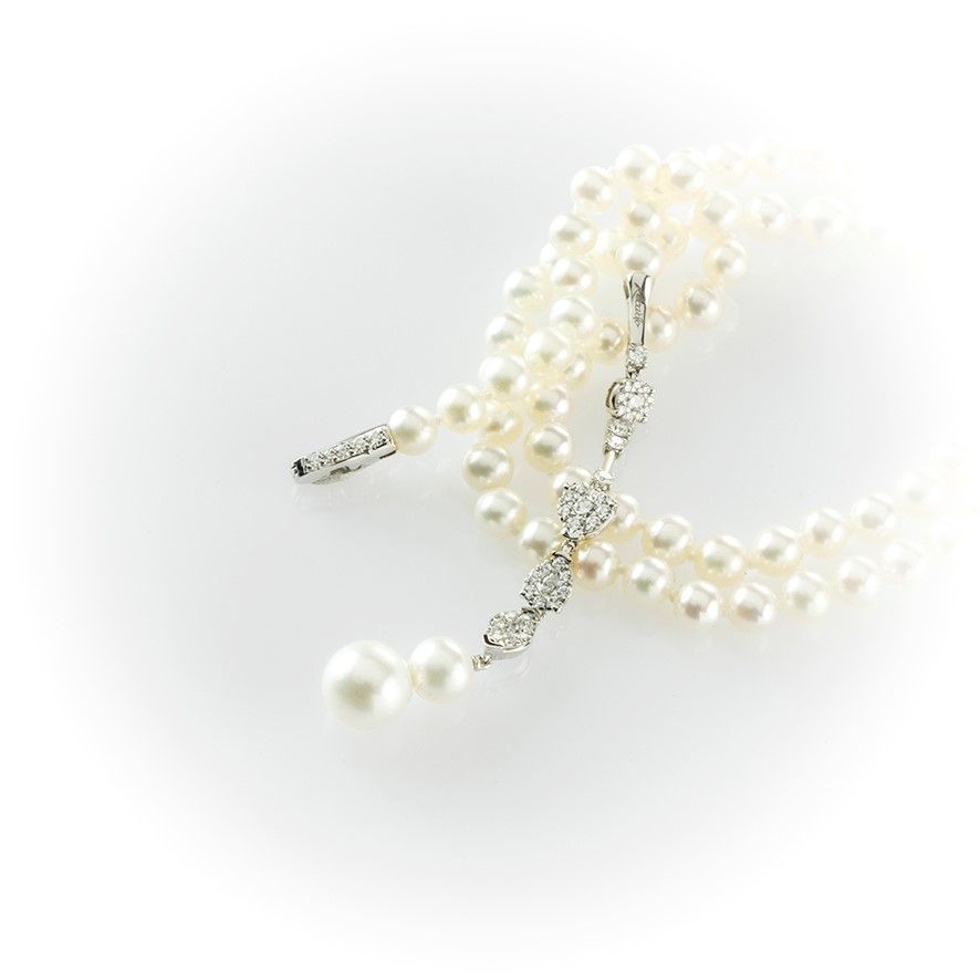 Collier in Perle Recarlo con Pendente in Diamanti e Perle a Gradazione.