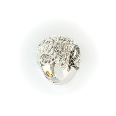 Anello a Fascia Recarlo in Oro Bianco con Pavè Diamanti Bianchi Taglio Brillante e Diamanti Neri ...