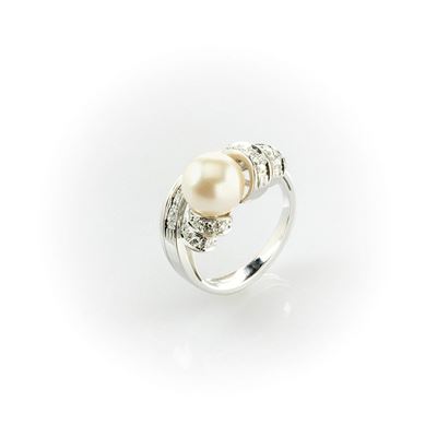 Anello in Oro Bianco Fantasia con Perla Centrale e Pavè di Diamanti Bianchi Taglio Brillante