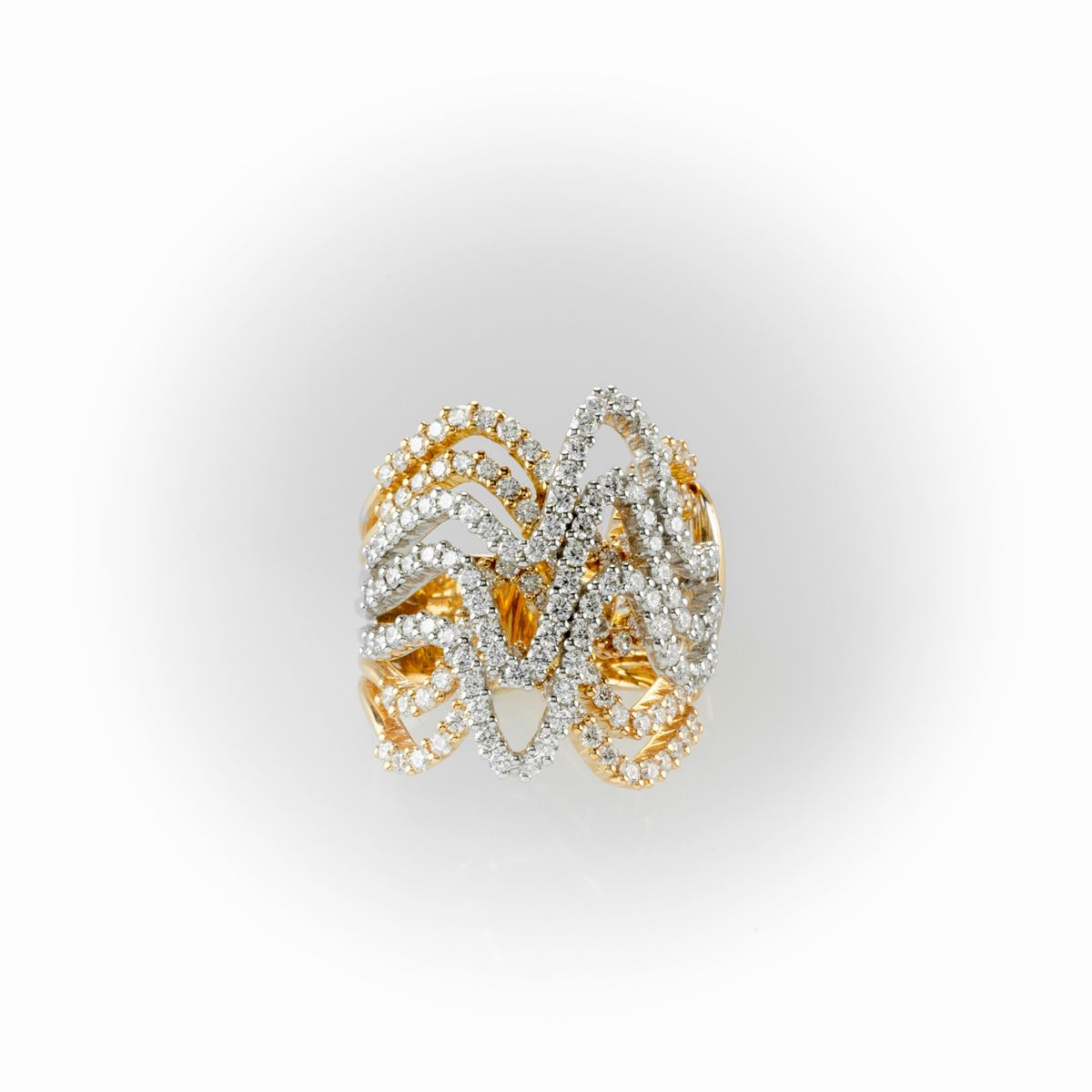 Anello a Fascia Recarlo Realizzato in Oro Bianco e Oro Rosa con una Fantasia di Diamanti