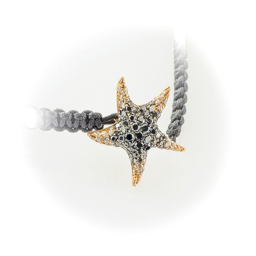 Bracciale in Cordino Nero Gismondi con Stella Marina Impreziosita da Pavè di Diamanti Neri e Diam...