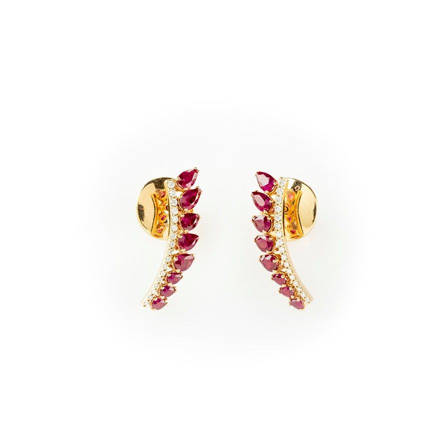 Orecchini a Virgola Gismondi in Oro Rosa con Pavè di Diamanti e Rubini a Goccia Decrescenti