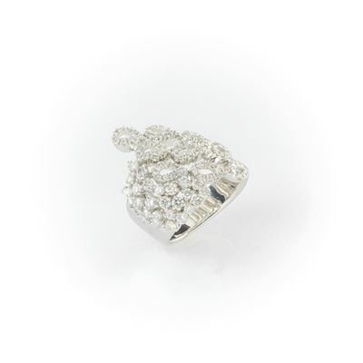 Anello Recarlo in Oro Bianco Realizzato in una Fantasia di Gocce e Pavè di Diamanti Bianchi Tagli...