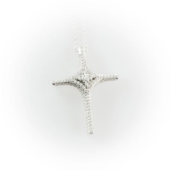 Collier Salvini con ciondolo a croce composta da diamante centrale e diamanti di contorno taglio brillante. Catenina con diamantino sul moschettone 