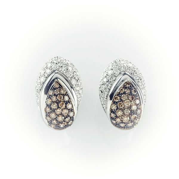 Recarlo Pavè earrings with clip and needle in white gold with diamonds brilliant cut white and brown