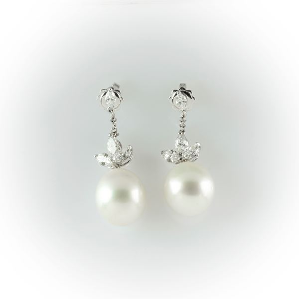 Recarlo pendant earrings with shuttle-cut diamonds and Australian pearls 