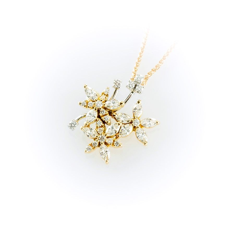 Girocollo Motivo Floreale Recarlo in Oro Rosa con Pendente in Oro Rosa e Bianco con Diamanti Bian...