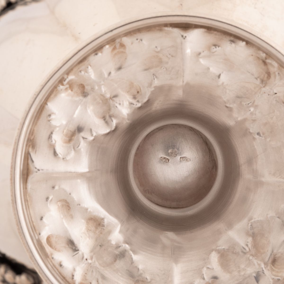Piccolo Secchiello in Argento Decorato con Tralci D'uva