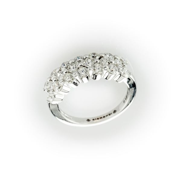 Gismondi white gold ring with brilliant white diamonds and fantasy
