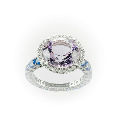Anello in Oro Bianco Gismondi con Grande Ametista Centrale Contornata da Diamanti Taglio Brillant...