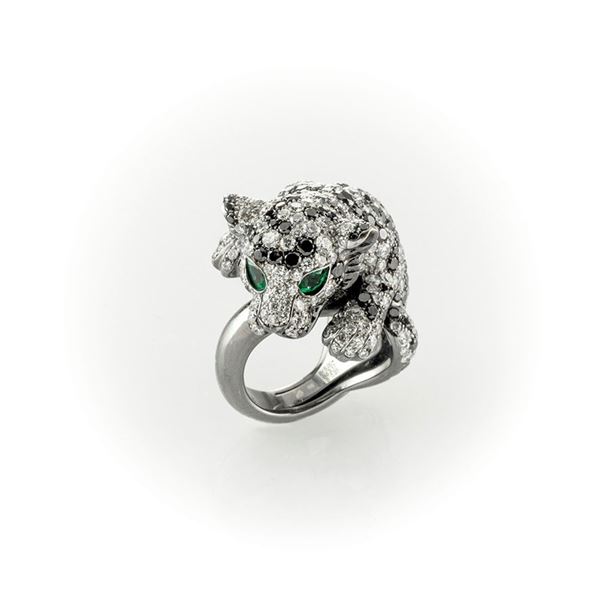 Gismondi Leopard ring in burnished white gold with white diamonds, black diamonds and emeralds