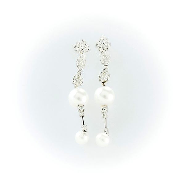 Pendant earrings in white gold and pearls