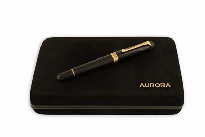 Penna Stilografica con Pennino in Oro Aurora 88