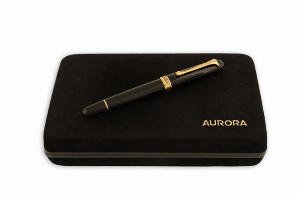Penna stilografica con pennino in oro Aurora 88