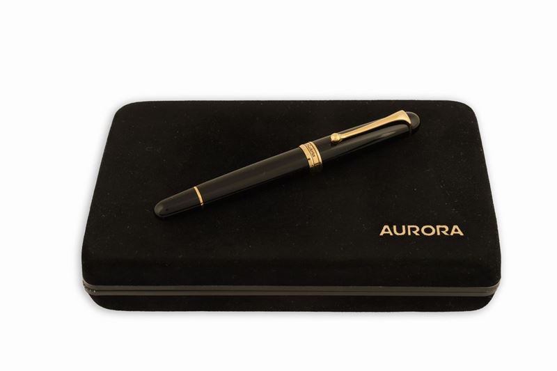 Penna Stilografica con Pennino in Oro Aurora 88