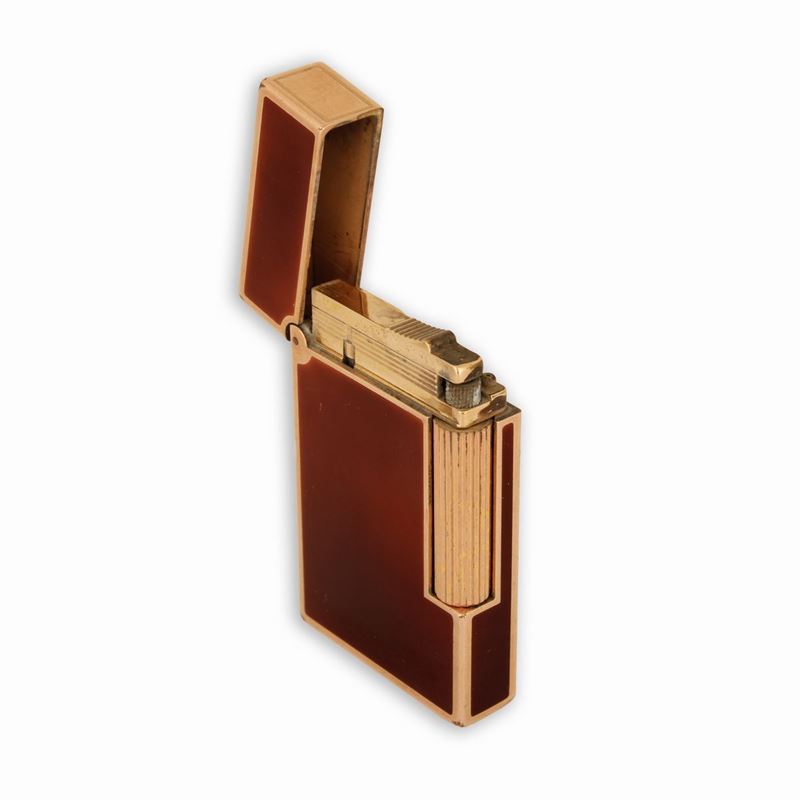 Accendino in Lacca Bordeaux e Oro Dupont Linea Gatsby