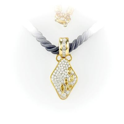 Ciondolo in Oro Giallo 18 Kt, Diamanti Taglio Brillante e Diamanti Fancy Yellow Taglio Navette.