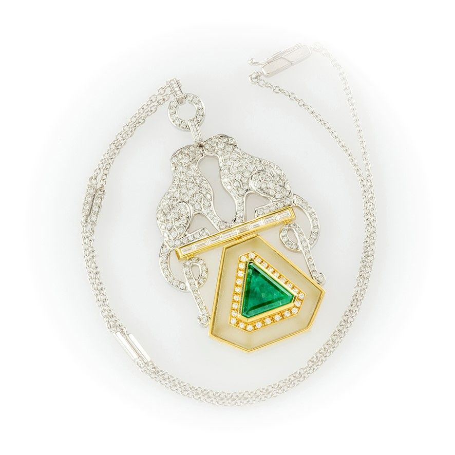Girocollo in Oro Bianco 18 Kt con Ciondolo di Particolare ed Esclusiva Manifattura con Due Panter...