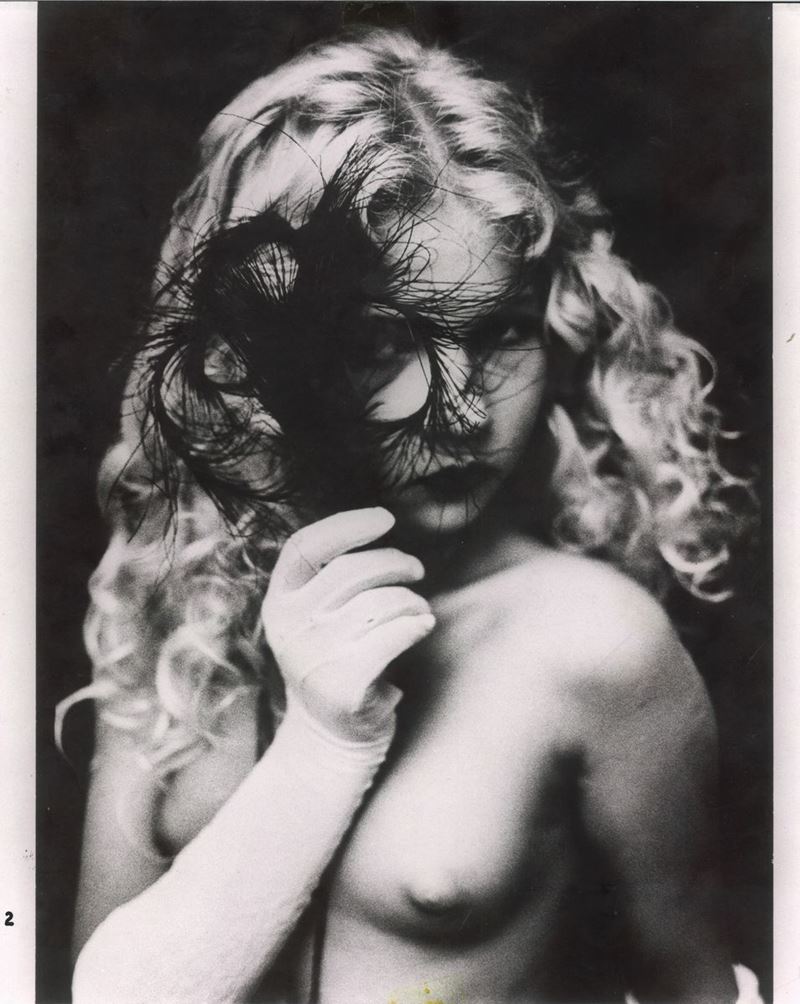 Irina Ionesco - Eve À Plume