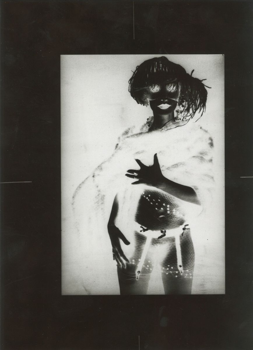 Irina Ionesco - Modella con Piume