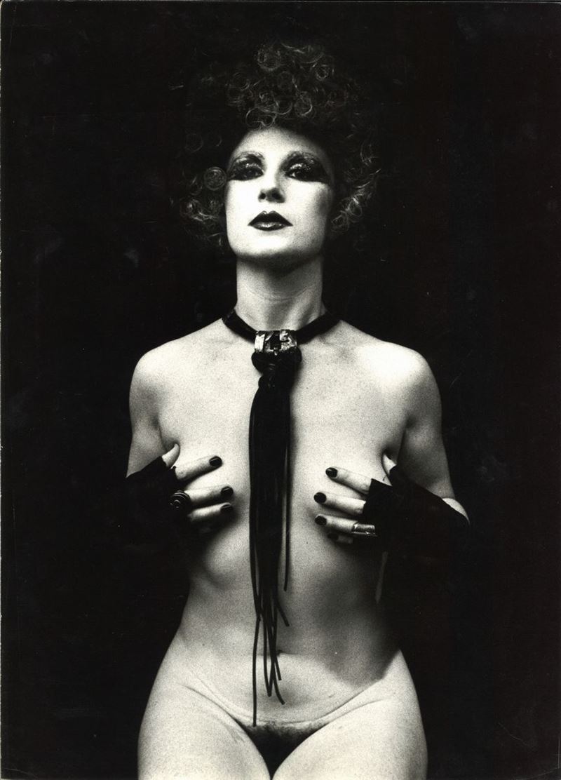 Irina Ionesco - Femme Avec Cravate