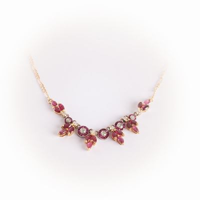 Collier in Oro Giallo 18 Kt Costituito da 5 Elementi Rotondi di Manifattura Antica con Diamanti C...