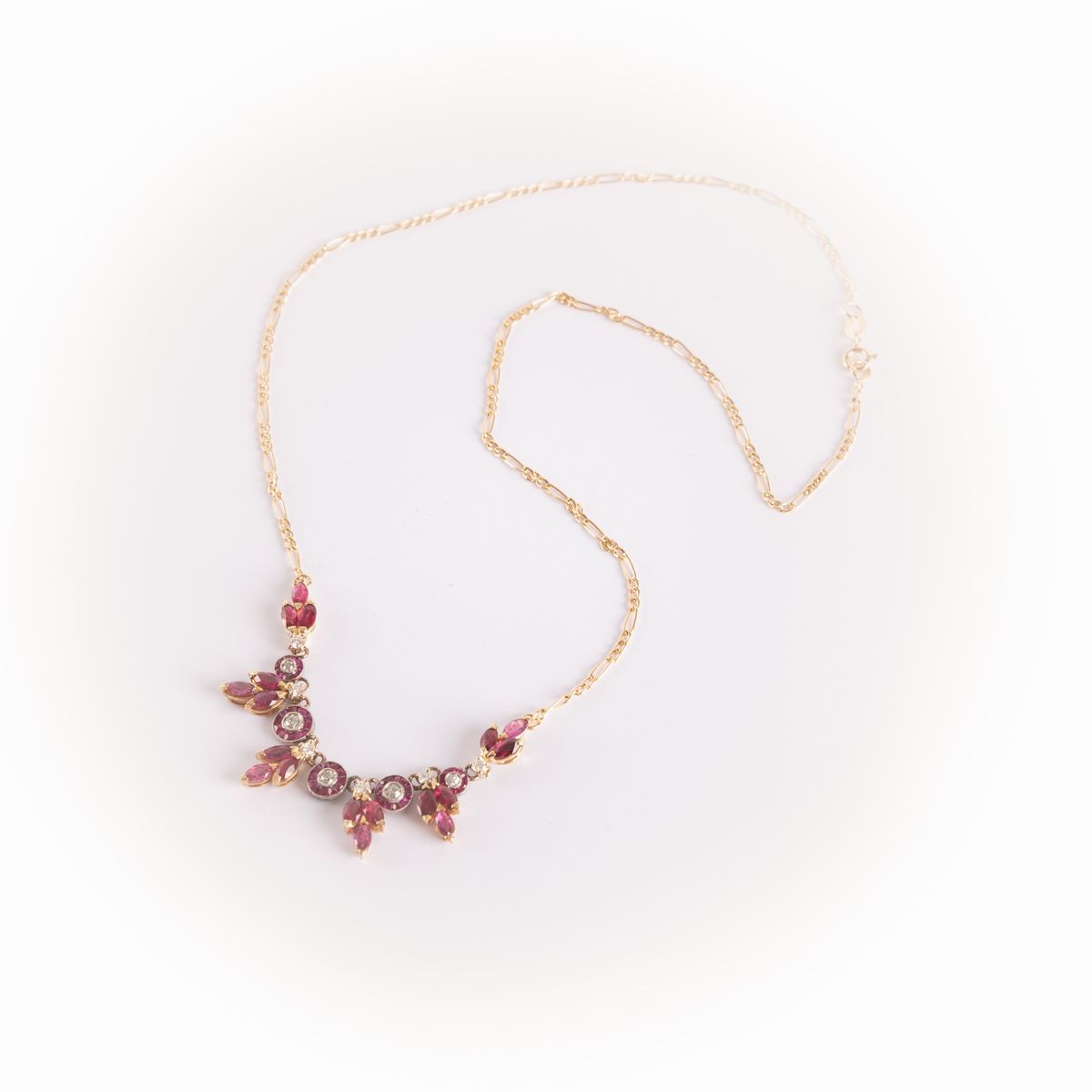 Collier in Oro Giallo 18 Kt Costituito da 5 Elementi Rotondi di Manifattura Antica con Diamanti C...