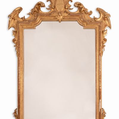 Specchiera in Legno Dorato con Cimasa con Stemma Nobiliare