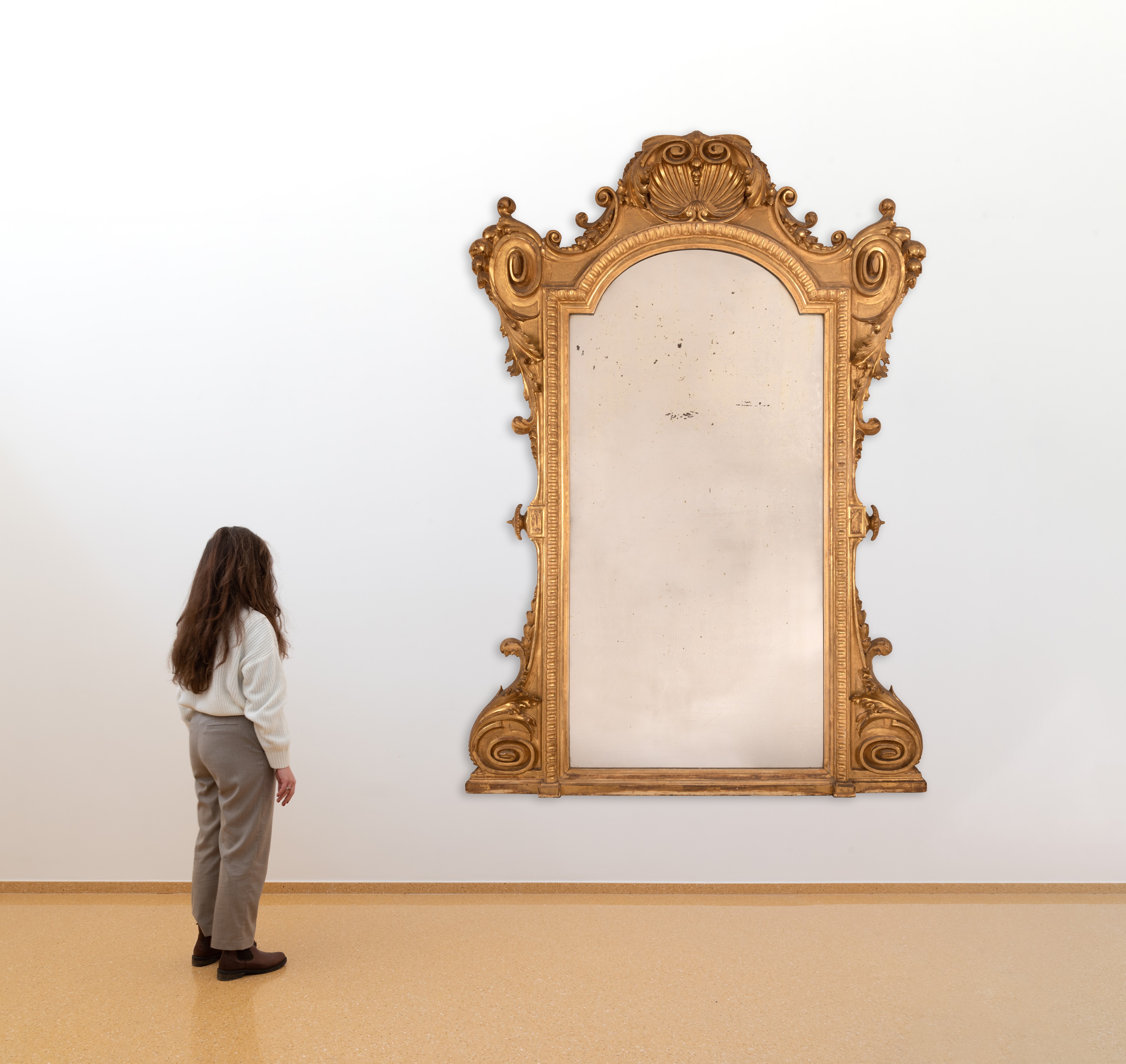 Specchiera in legno dorato con vetro al mercurio, Roma, XVIII secolo