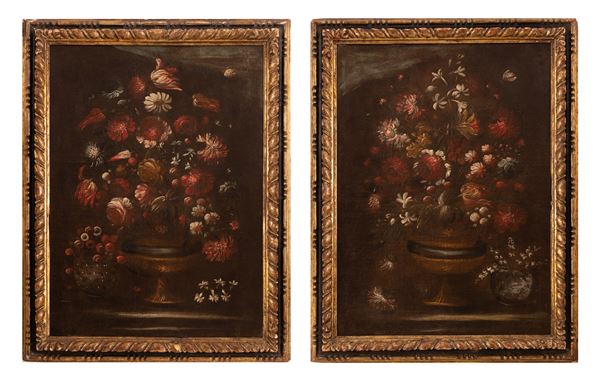 Pittore romano della fine del XVII e del XVIII secolo - Coppia di nature morte raffiguranti vasi con fiori