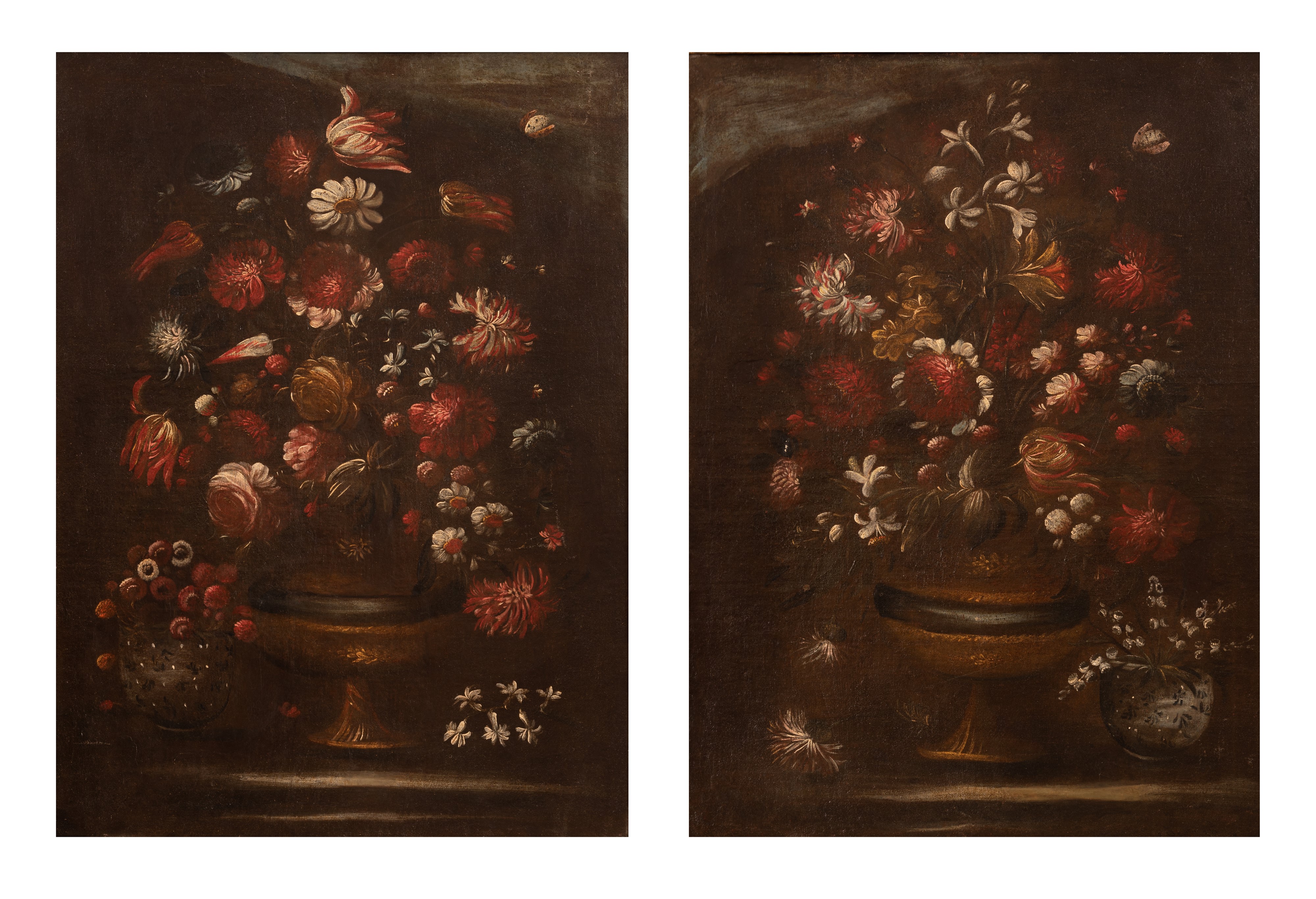 Coppia di nature morte raffiguranti vasi con fiori