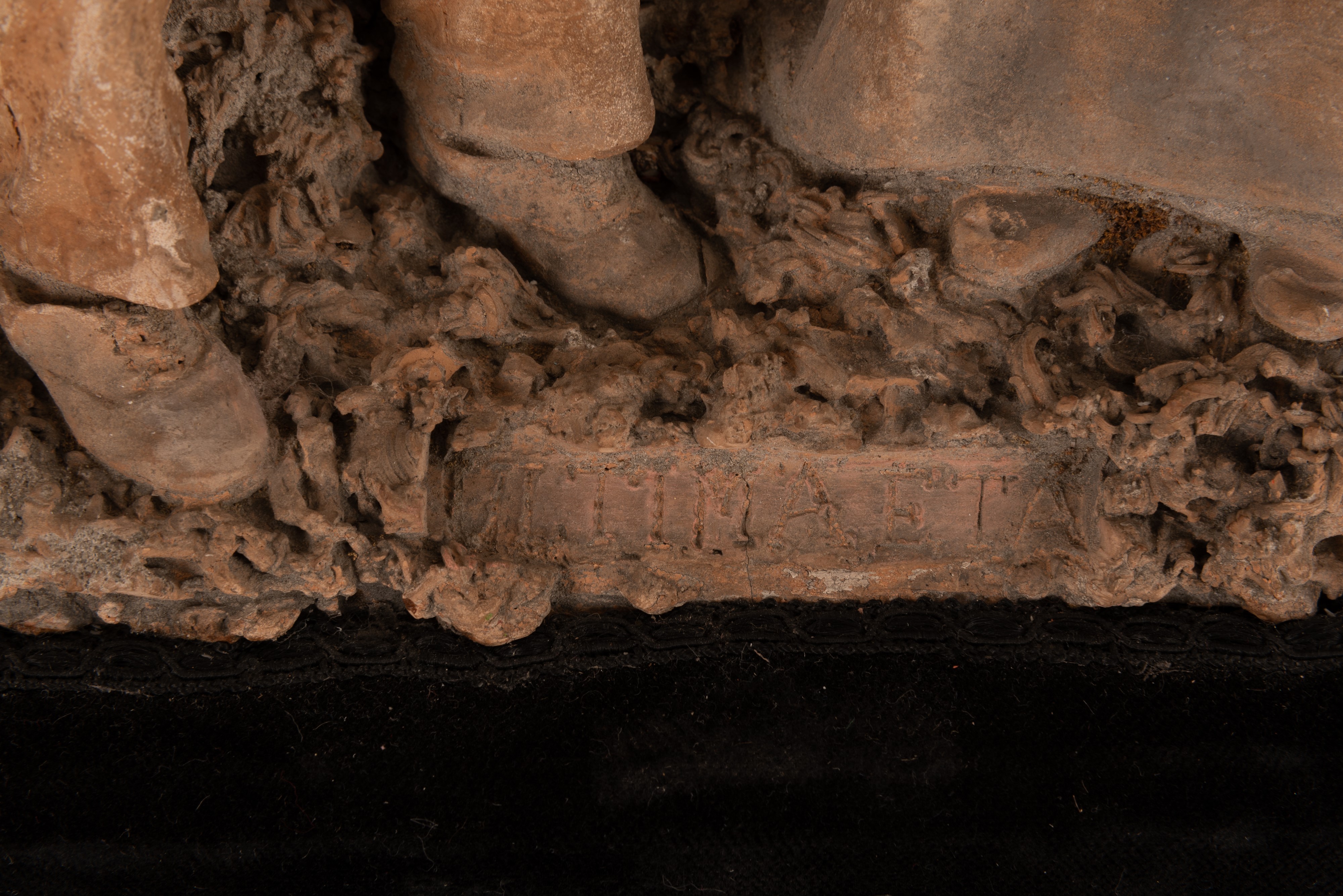 Coppia di Sculture in Terracotta Intitolate "prima Età" e "ultima Età"