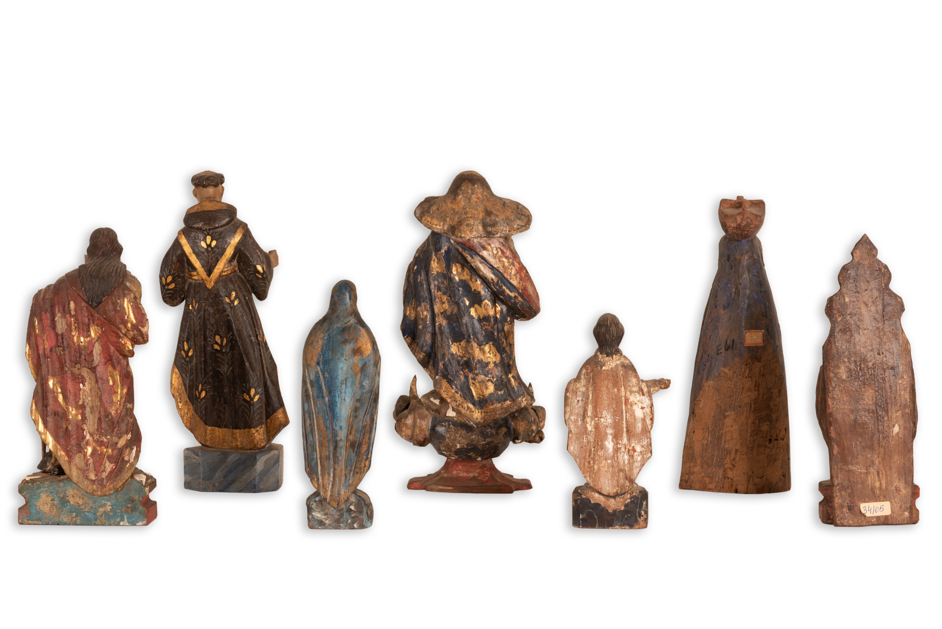 Lotto di 7 statuine in legno policromo con soggetti e misure diverse, Portogallo, XVI/XVII secolo