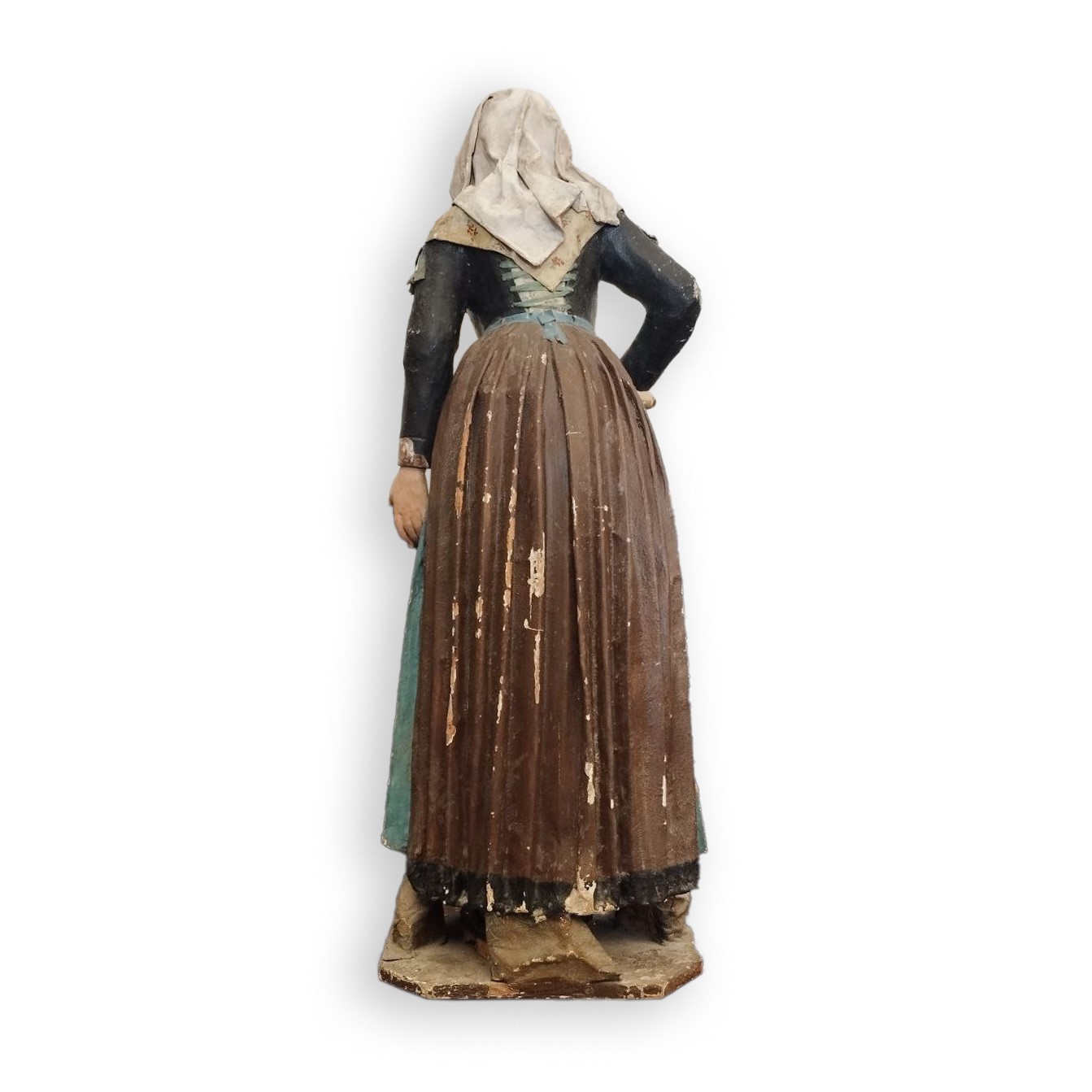 Scultura in Cartapesta Raffigurante Donna in Tipico Costume di Pacentro