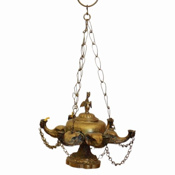Lanterna con teste elefantine in bronzo a 6 luci