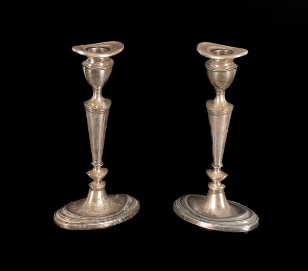 Coppia di candelieri silver plated  - Auction Asta a Tempo: Argenti, Accendini e Penne - Gliubich Casa d'Aste