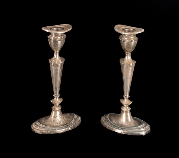 Coppia di candelieri silver plated  - Auction Old Masters: Dipinti e Arredi Antichi dal XVI al XIX secolo (Sessione II) - II - Gliubich Casa d'Aste