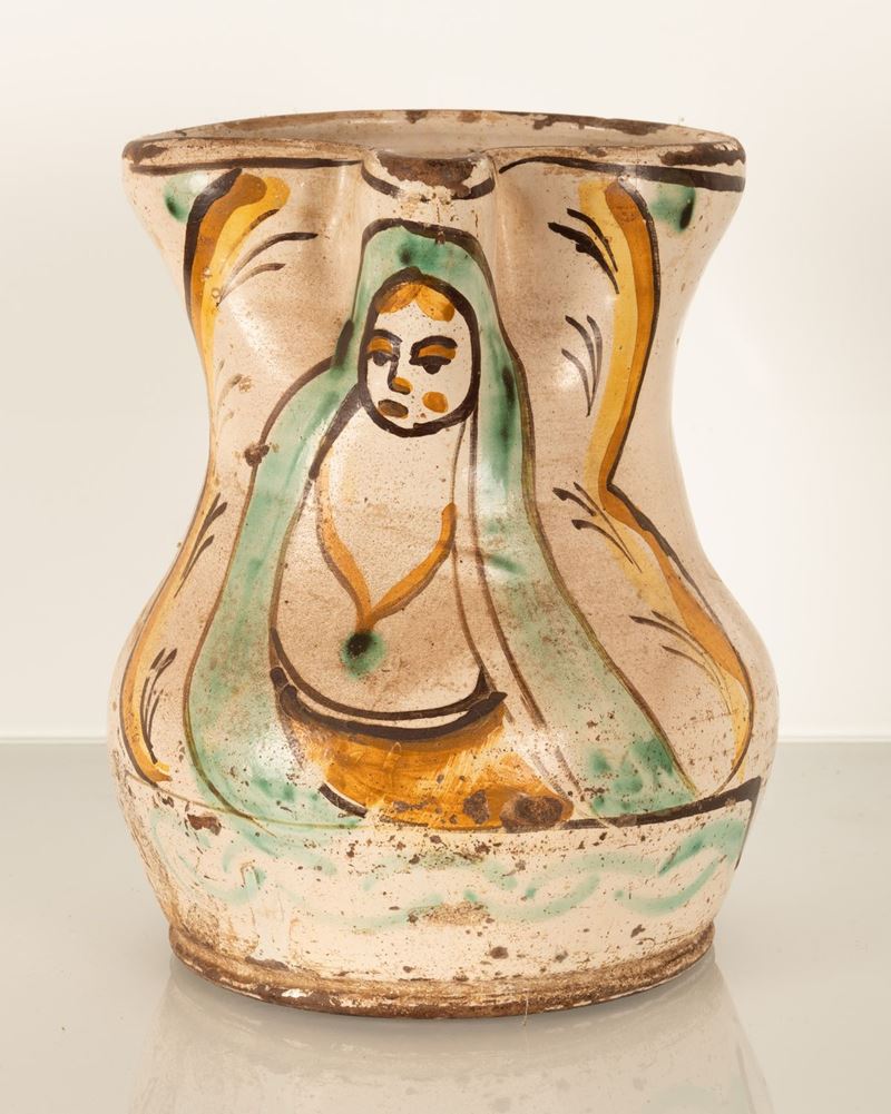 Antica brocca con dipinto al fronte Madonna in verde e manganese. Manifattura Bussi sul Tirino de...