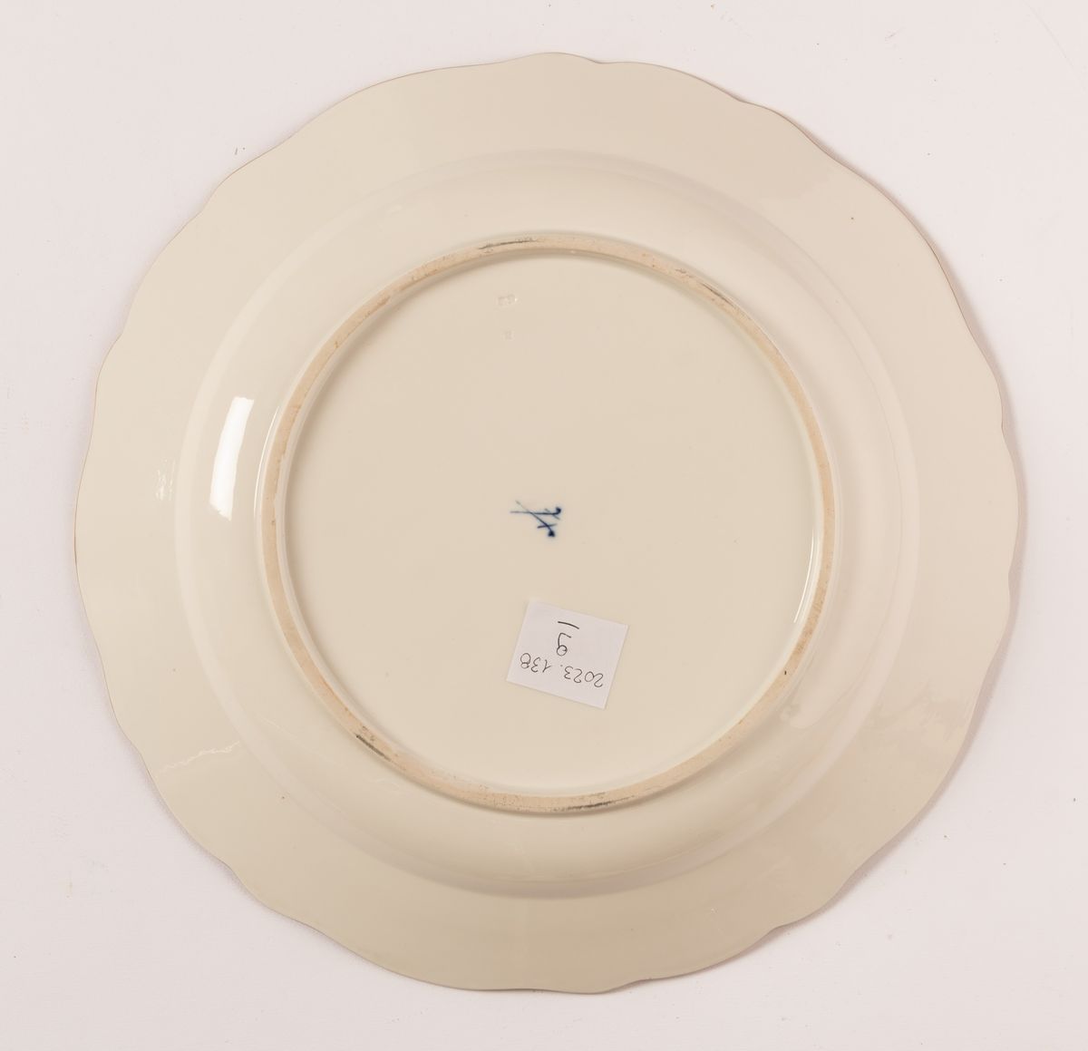 Piatto in Porcellana di Gusto Settecentesco. Manifattura Meissen, XIX Secolo
