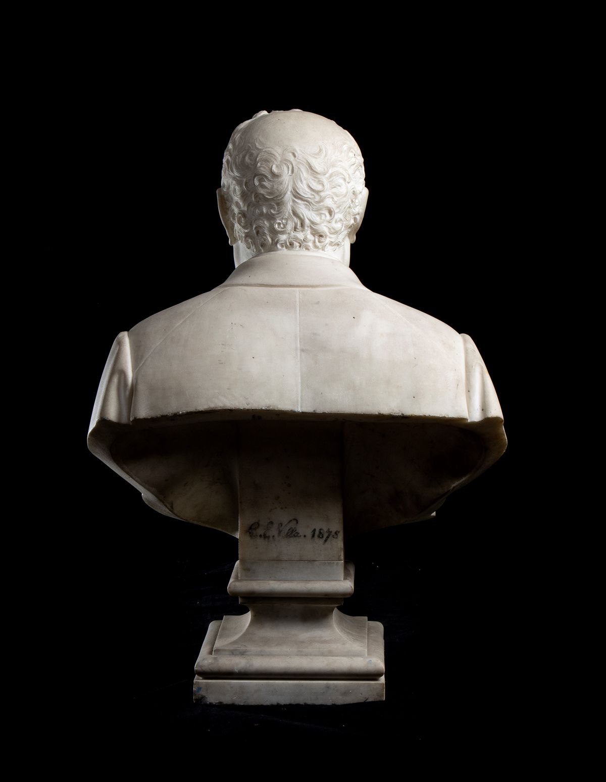 Busto virile in marmo bianco