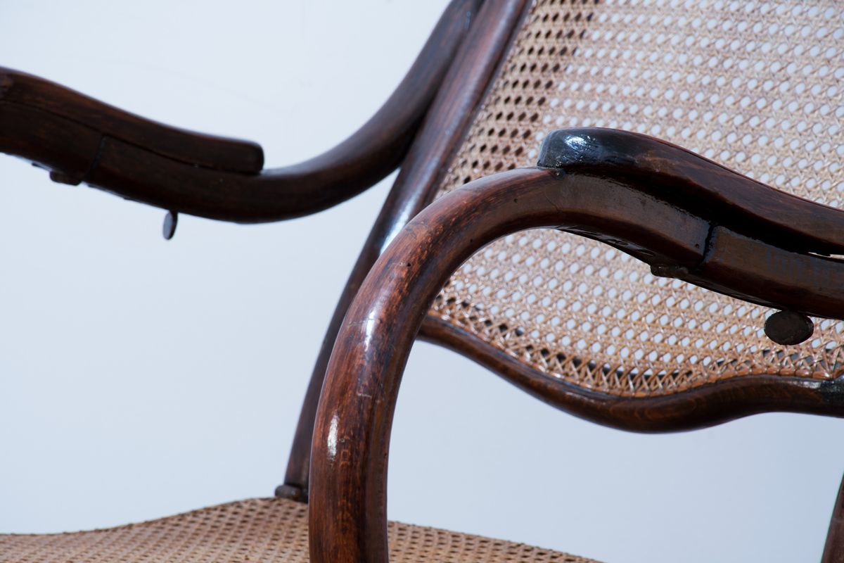 Chaise Longue Modello Thonet in Faggio Curvato al Vapore e Seduta in Paglia di Vienna