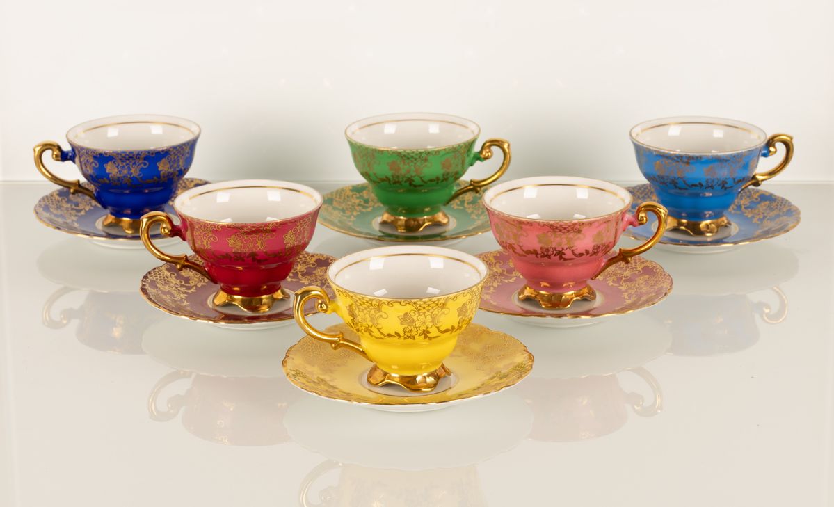 Set da Caffè Composto da 6 Tazzine e 6 Piattini in Porcellana Policroma e Oro. Mitterteich Bavari...