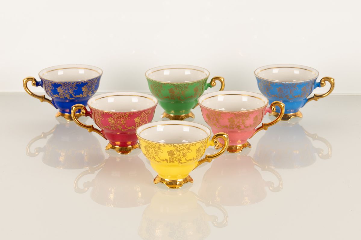 Set da Caffè Composto da 6 Tazzine e 6 Piattini in Porcellana Policroma e Oro. Mitterteich Bavari...