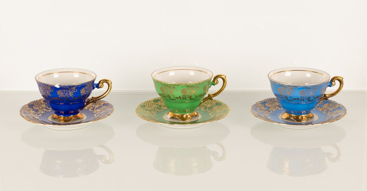 Set da Caffè Composto da 6 Tazzine e 6 Piattini in Porcellana Policroma e Oro. Mitterteich Bavari...
