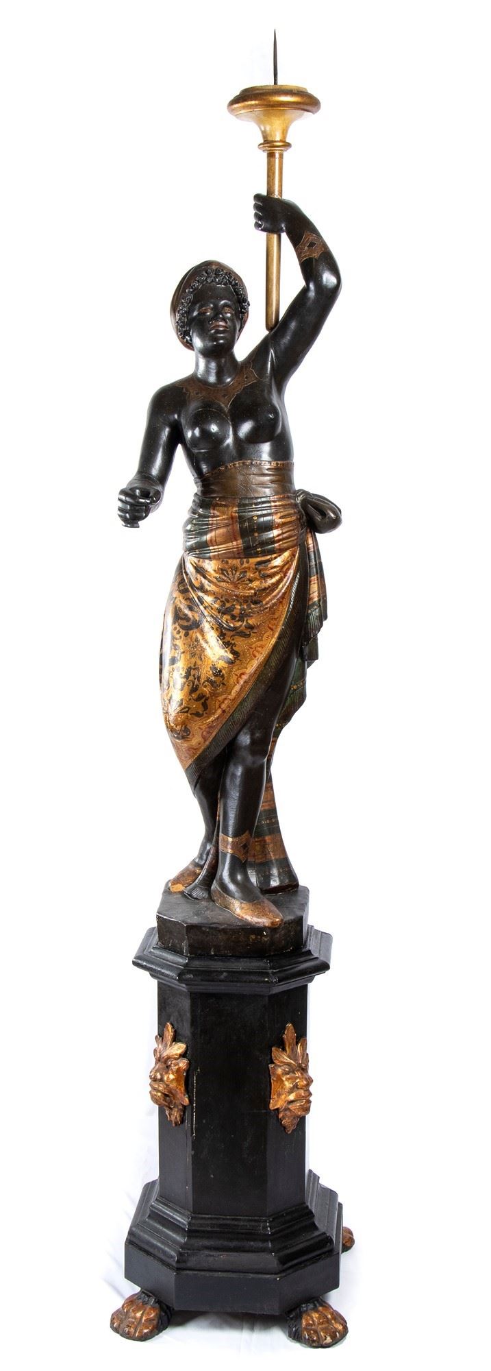 Grande scultura in stile veneziano raffigurante moresca in legno policromo e dorato della fine de...