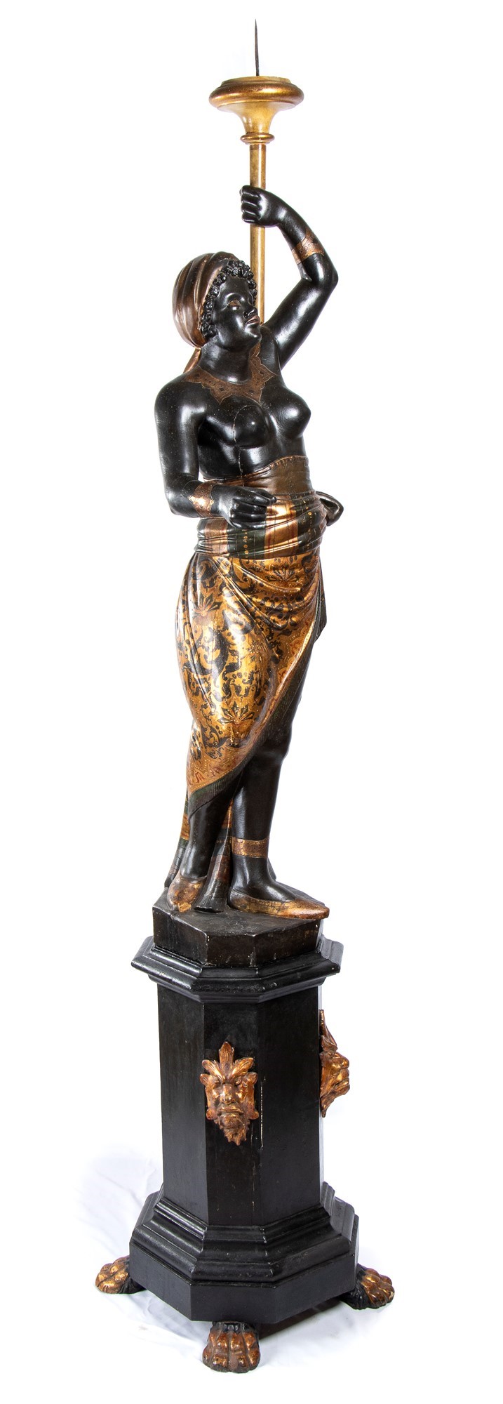 Grande scultura in stile veneziano raffigurante moresca in legno policromo e dorato della fine de...