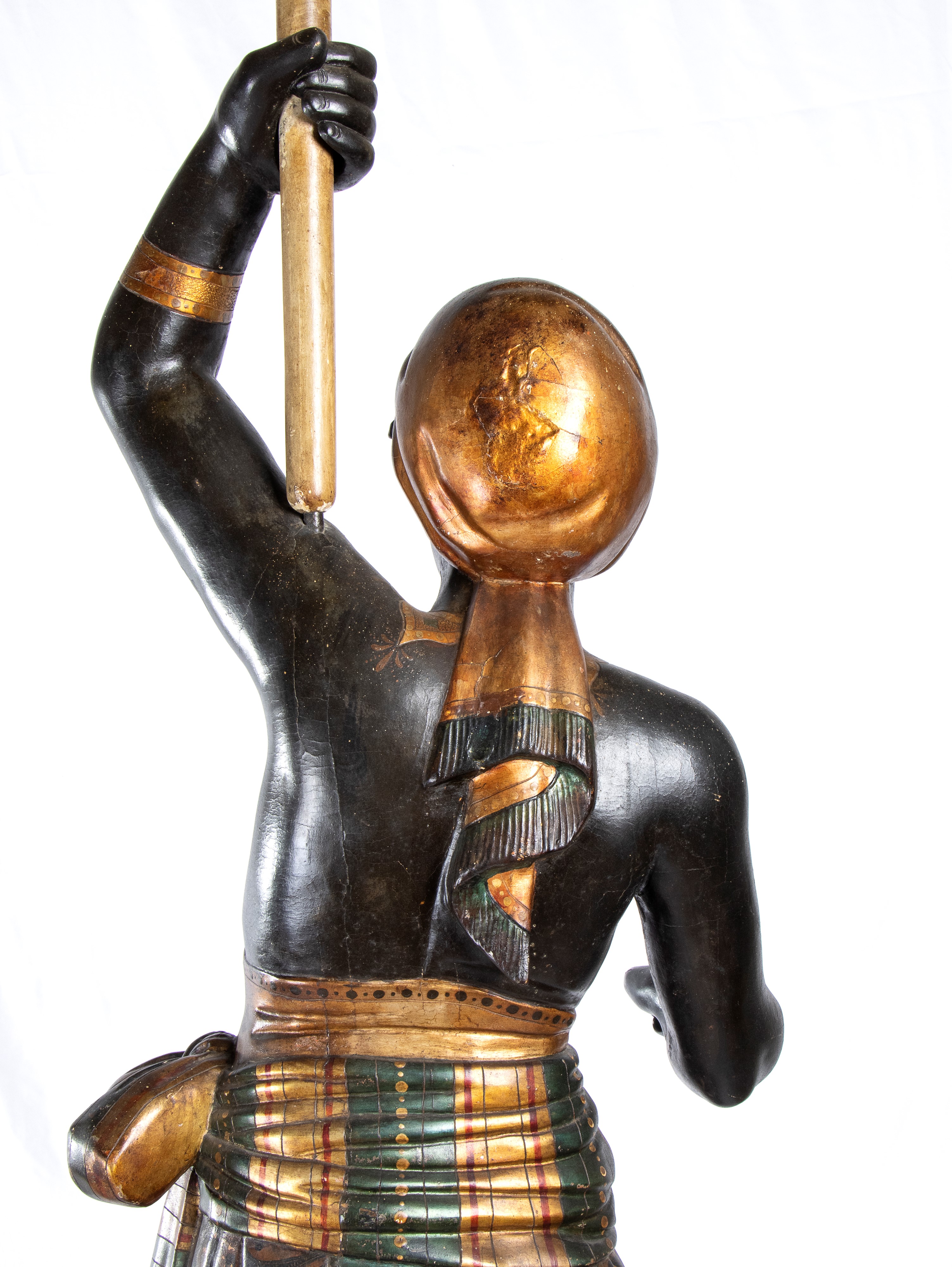 Grande scultura in stile veneziano raffigurante moresca in legno policromo e dorato della fine de...