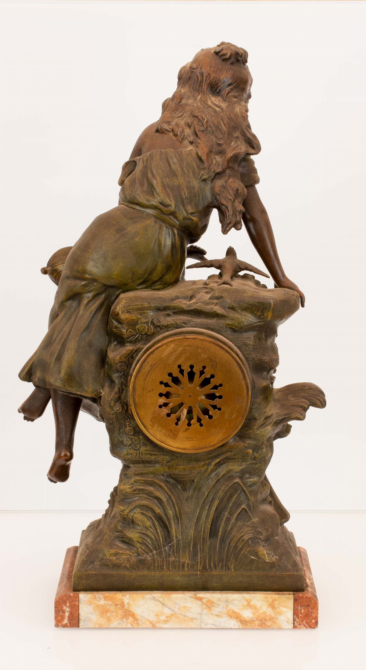 Orologio Francese in Bronzo da Tavolo e Marmo Rosso Rappresentante Allegoria della Musica Manifat...